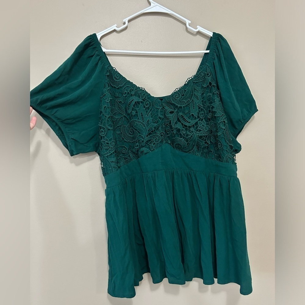 Torrid Crinkle Gauze With Lace Short Puff Sleeve Blouse Green Women’s size 2 - Picture 4 of 10